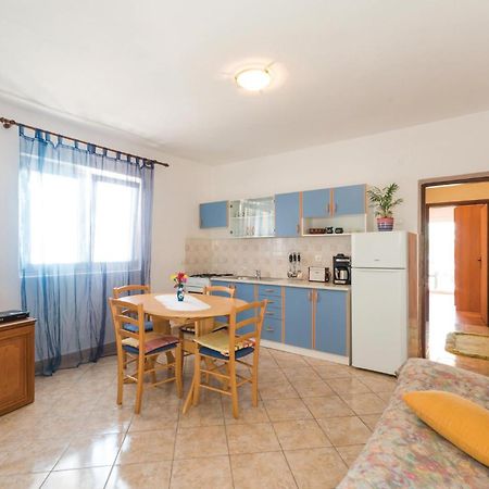 2 Bedroom Lovely Apartment In Kustici Exterior photo
