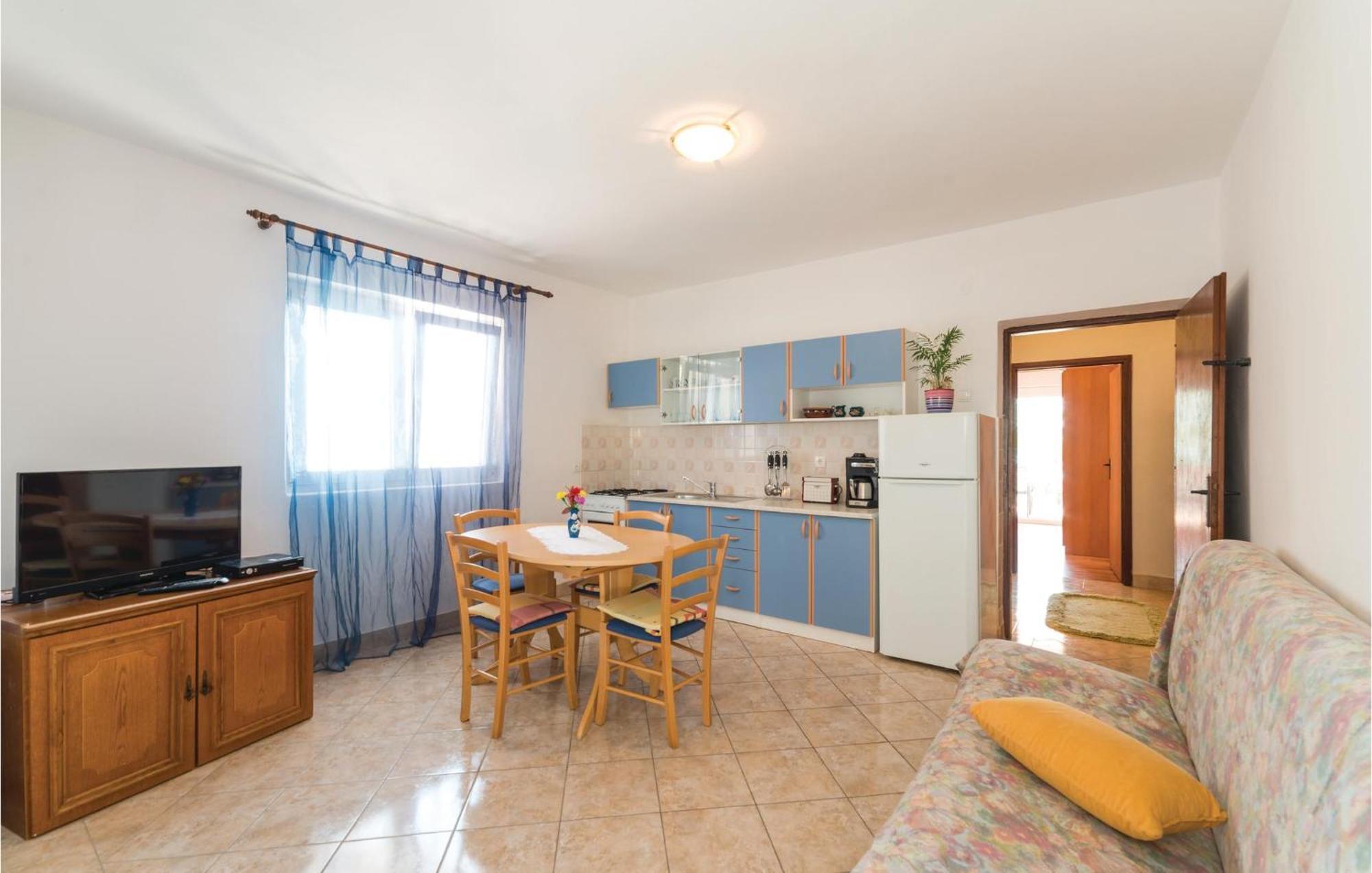 2 Bedroom Lovely Apartment In Kustici Exterior photo